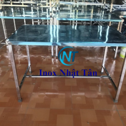 ban-an-inox-chu-nhat