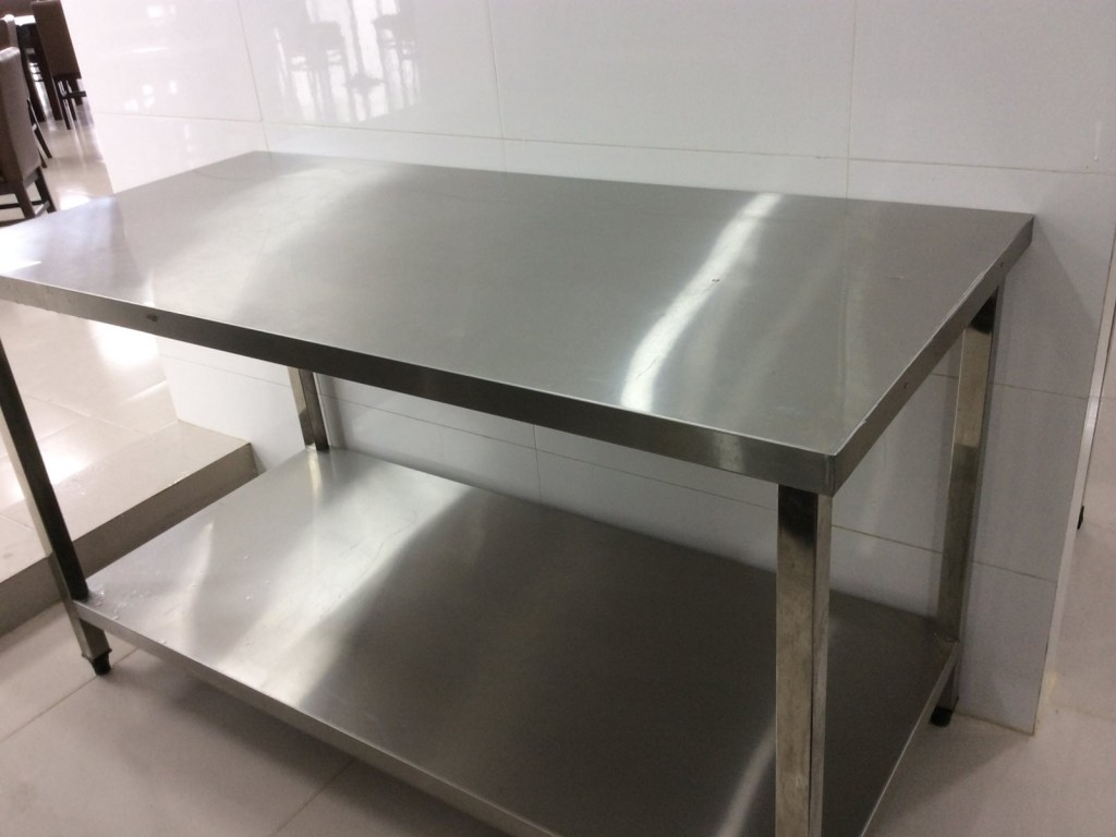 ban-bep-inox-gia-dinh