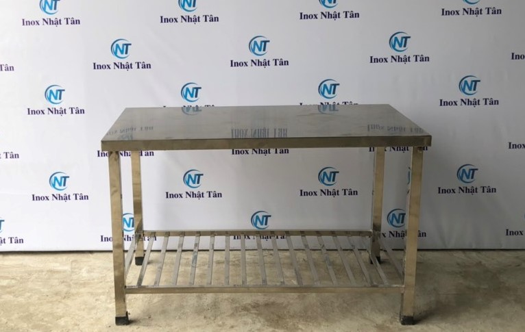 ban-chat-inox